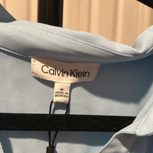 Calvin Klein Blue Top with Elegant Design - Picture 5 of 5